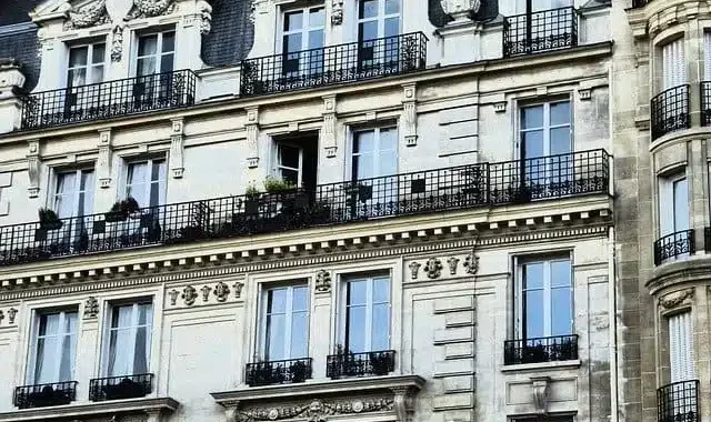 Immobilier : Faut-il stopper l&rsquo;investissement locatif ? Airbnb, LMNP, Pinel…