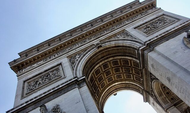 L’OAT française dépasse 4 % : une menace pour la dette, mais une opportunité pour les épargnants ?